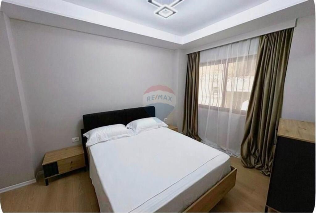 Apartament - Për Qira - Rruga e Dibrës, Tiranë