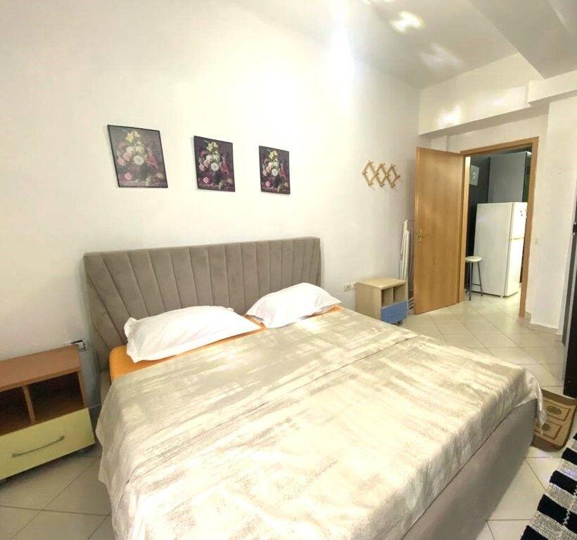 Apartament 1+1 me Qira në Rrugën e Kavajës – Totalisht i Mobiluar