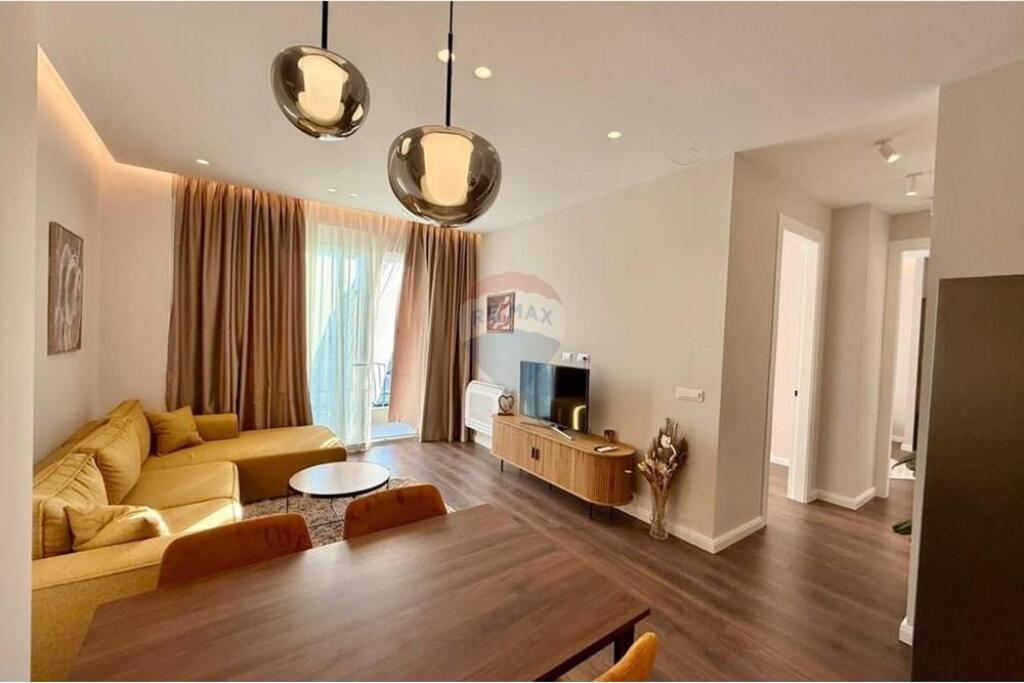 Luxurious 2+1 Apartment for Rent at Komuna e Parisit