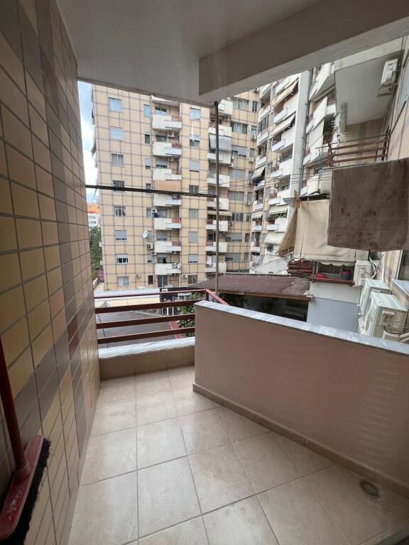 Apartament 1+1 me qera, Unaza e Re