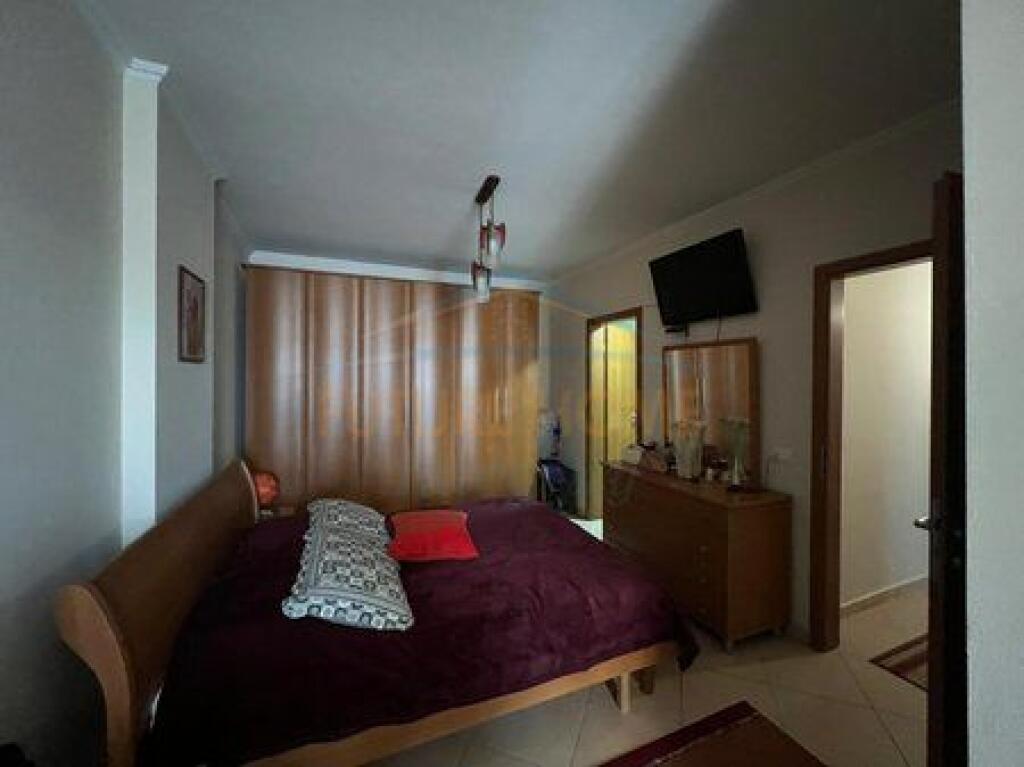 Shitet, Apartament 3+1+2, Ali Demi, Tiranë.