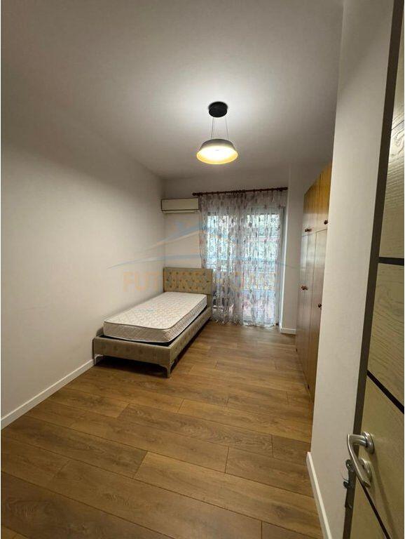 Shitet, Apartament 2+1+2, Oxhaku , Tiranë