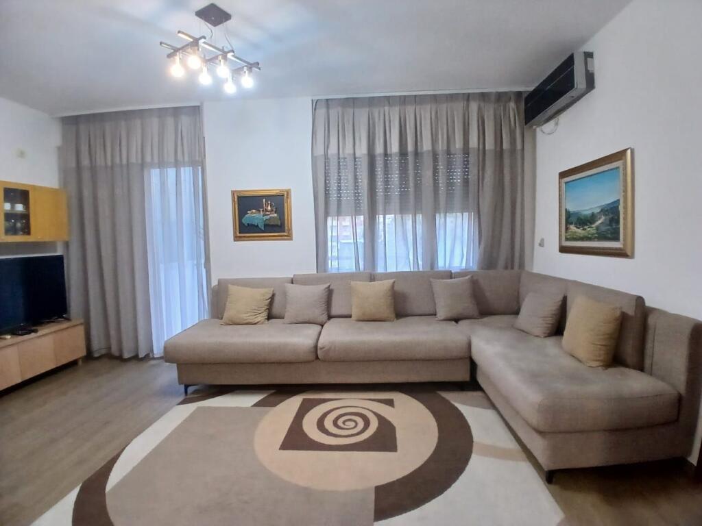 Affittasi appartamento 2+1+1 bagno +1 balcone