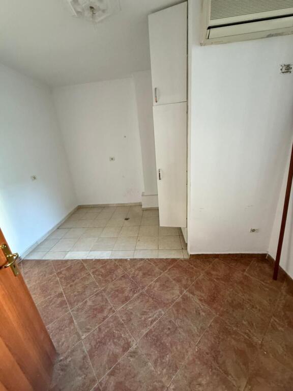 SHITET APARTAMENT 4+1+2 PRANE ISH EKSPOZITES