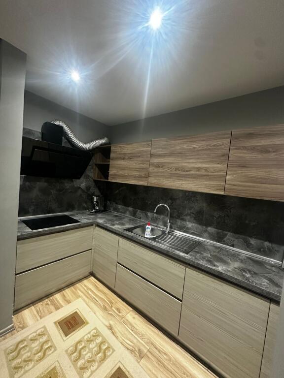 Fusha Aviacionit Jepet Apartament 2+1 Me Qera