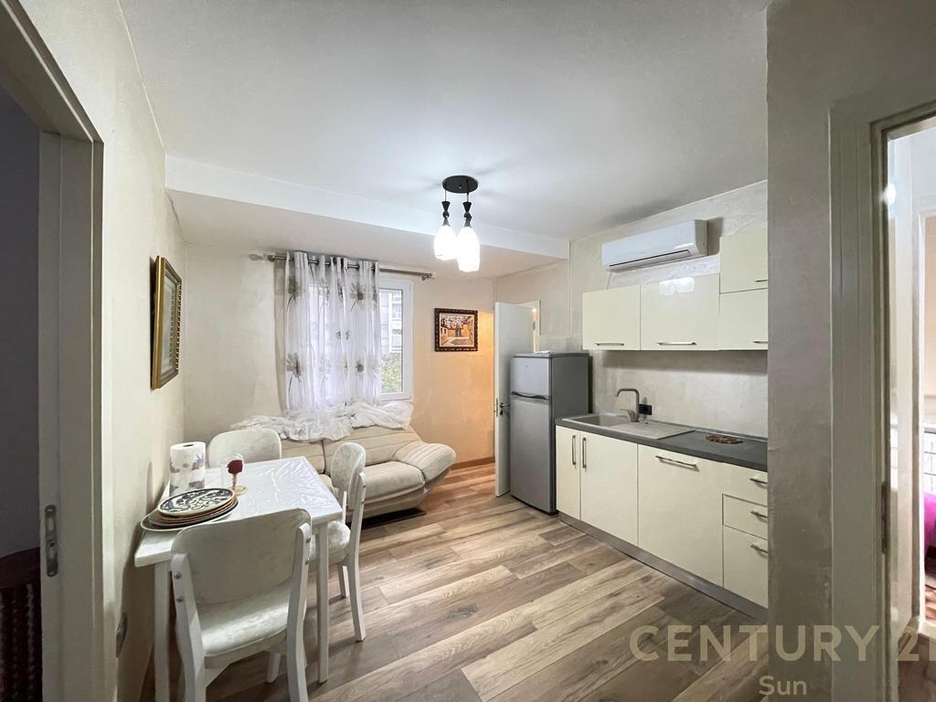 VILE PER QIRA PRANE RR. MUHAMET GJOLLESHA!