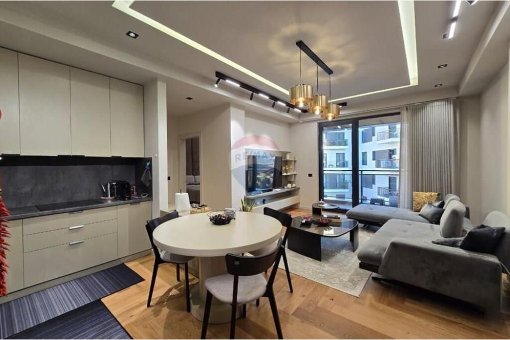 APARTAMENT+PARKIM PER SHITJE RR.KOSOVARVE