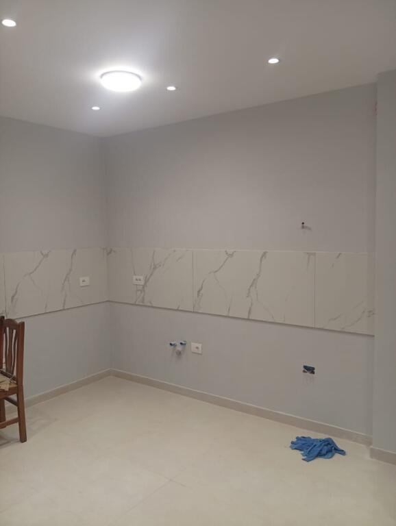 🏢 Jepet me Qera Apartament 2+1+2 Përshtatshëm për Biznes ne 5 Maji