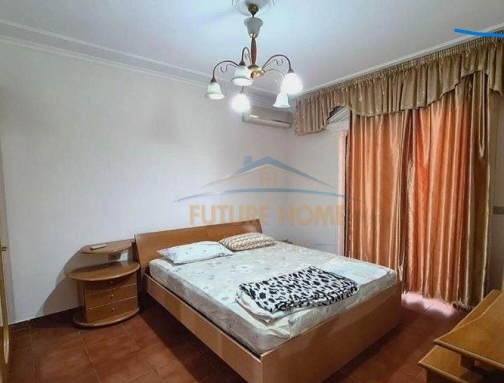 Shitet, Apartament 3+1+2 – Rruga e Kavajës, Tiranë