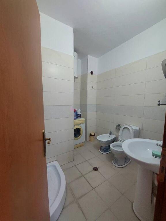 Jepet me qira apartament 1+1 në Astir, pranë Bar Artistit 400 € /Muaj