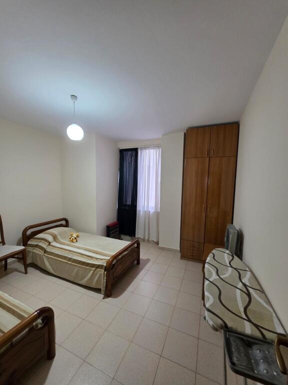 Apartament 3+1, Rruga e Elbasanit!