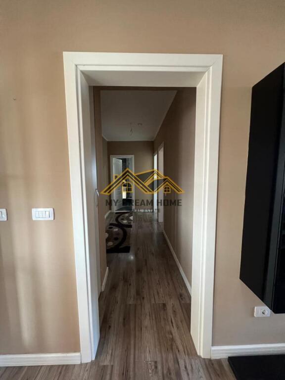 JEPET ME QERA APARTAMENTI 2+1+2 STADIUMI DURRES