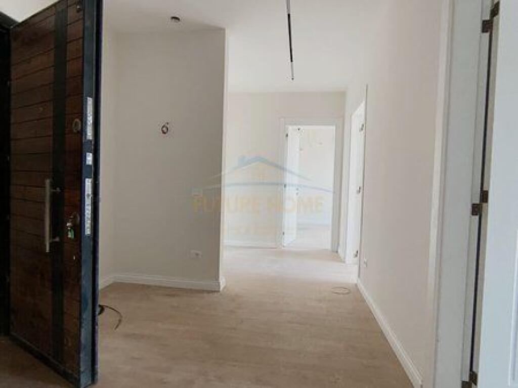 Shitet, Apartament 2+1, Jordan Misja, Tiranë.