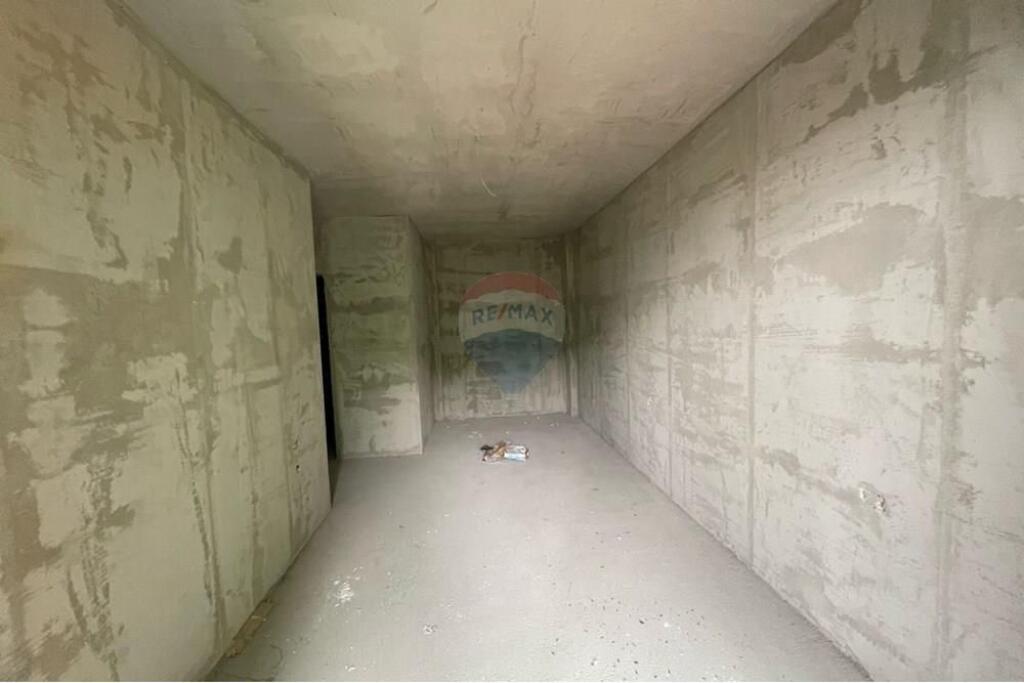 Shitet apartament 3+1+2 tek 5 Maji!