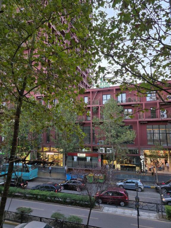 UFFICIO IN AFFITTO 120 M2 VIA KAVAJES 1400 EURO