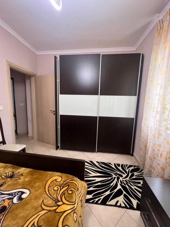 Apartament 1+1 me qera, Unaza e Re