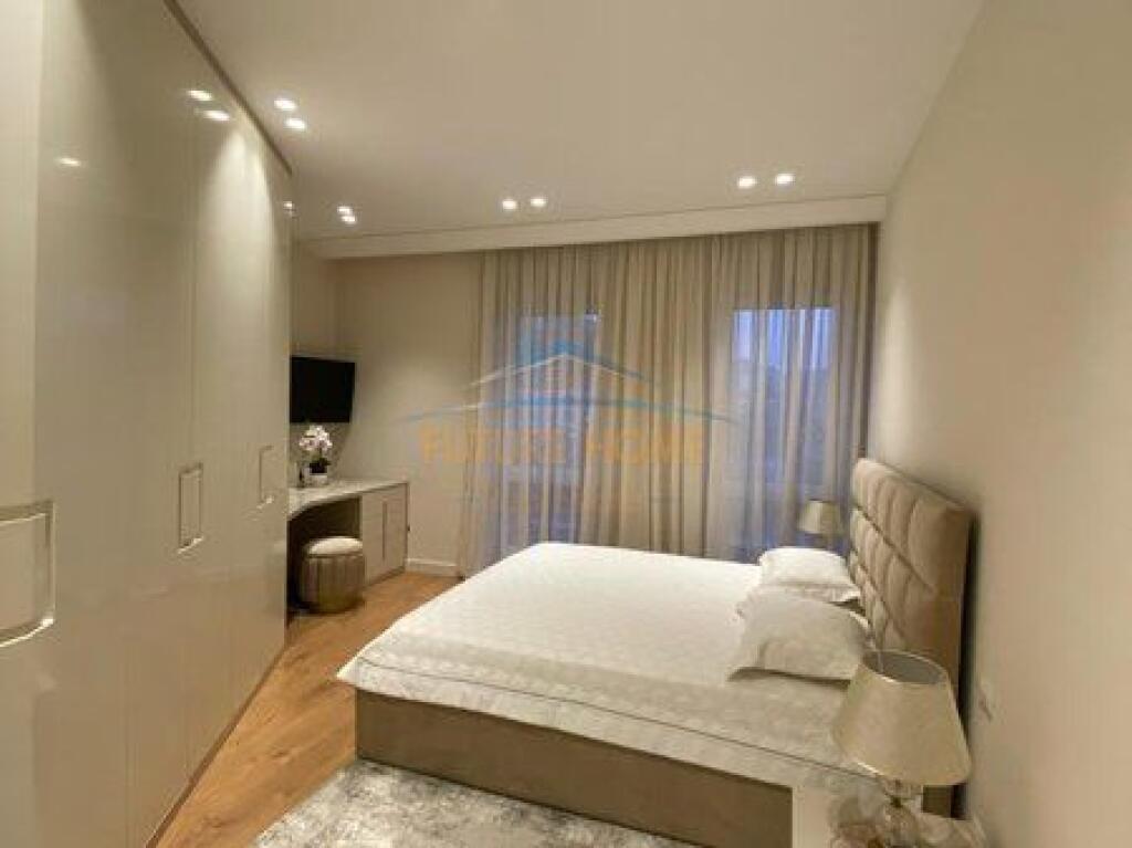 Shitet Apartament Luxury 3+1+2, Fusha e Aviacionit ,Tirane