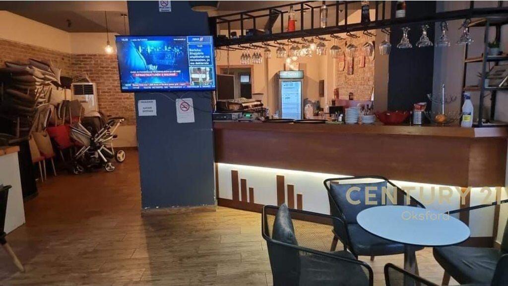 Commercial space Bar-Cafe for rent in the Myslym Shyri area!