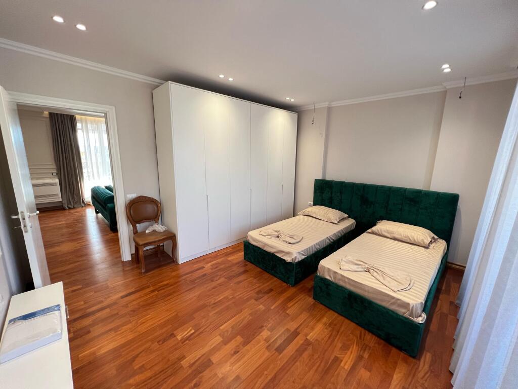 📣 QERA SUPER Apartament (Papafingo) 2+1+2Tualete , Sauna , Verande Dhe Parking 📍 Qender 🛣️ Rruga e "Kavajes"