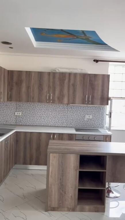 Jepet me qera apartament 2+1 te Rruga e Durresit