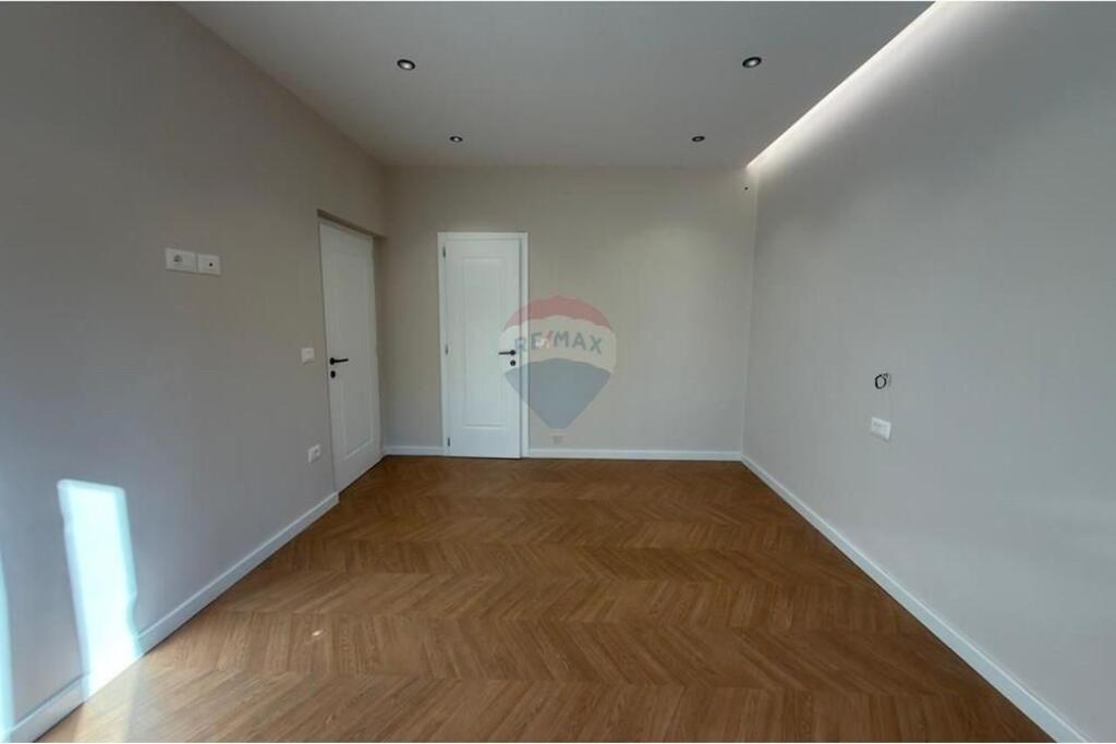 Apartament - Për Shitje - Myslym Shyri, Tiranë  ID: 530181047-531