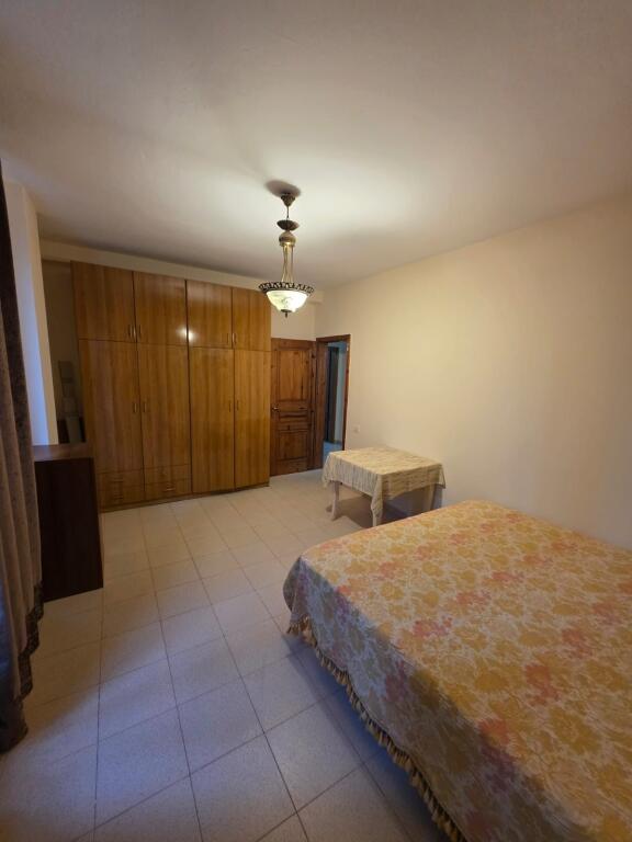 Apartament 3+1, Rruga e Elbasanit!