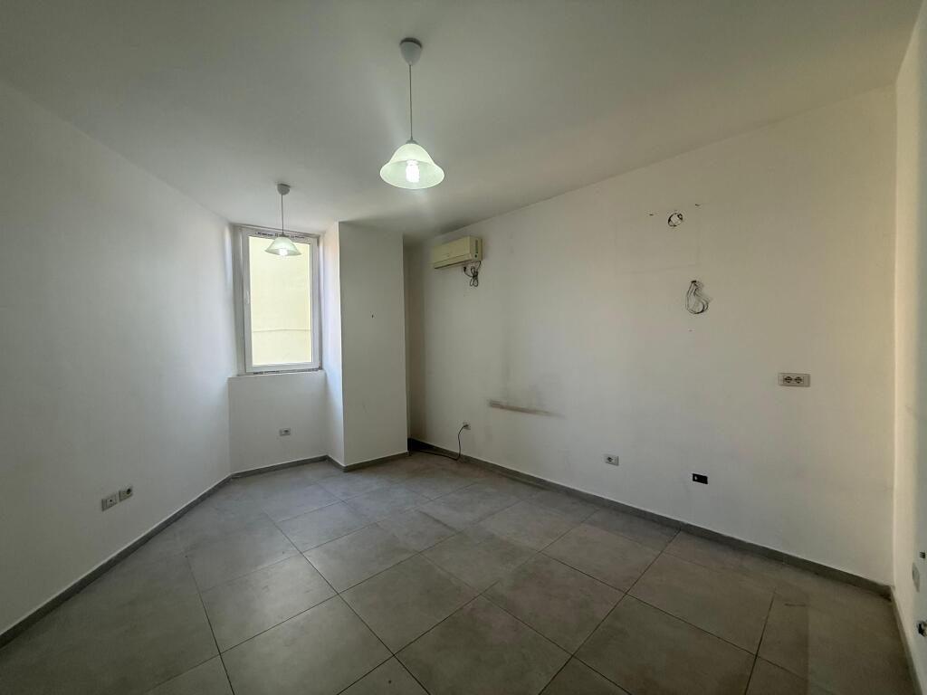 Zyre me Qira Rruga Komuna e Parisit