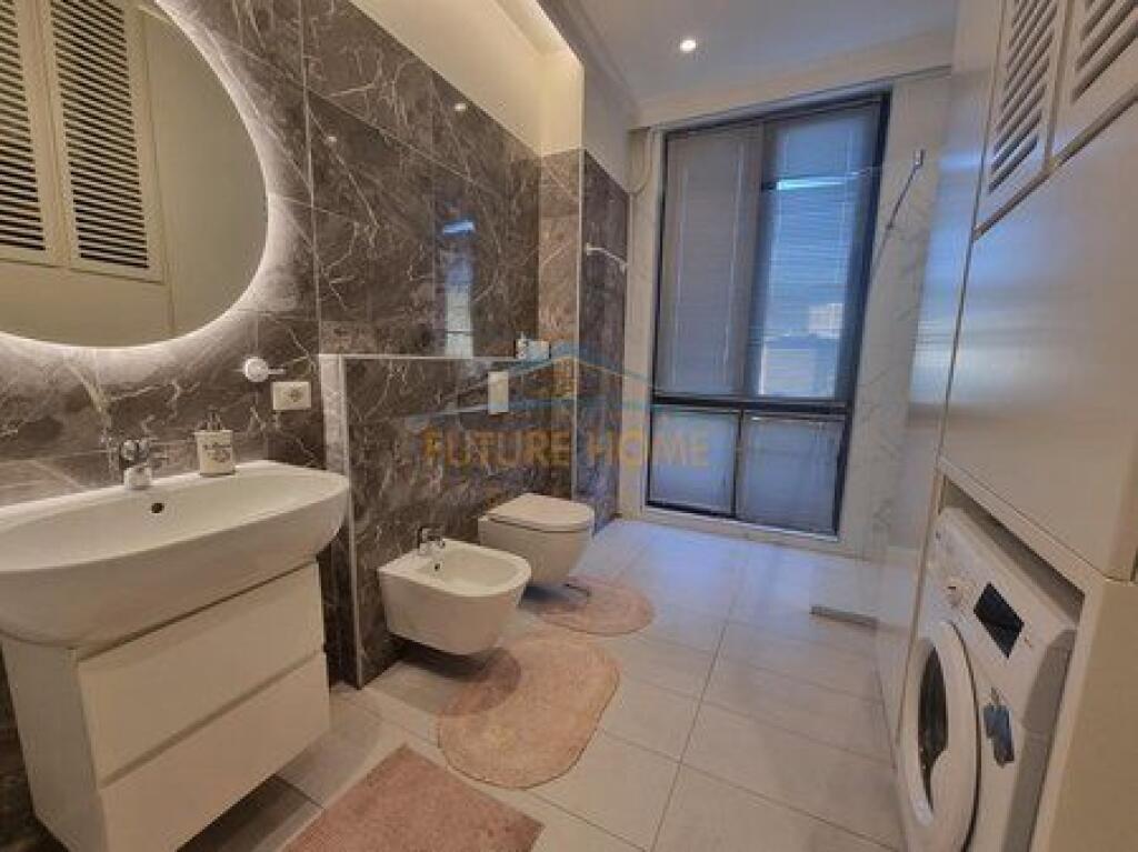 Qera,Apartament 2+1+Post Parkimi , tek Park Gate!