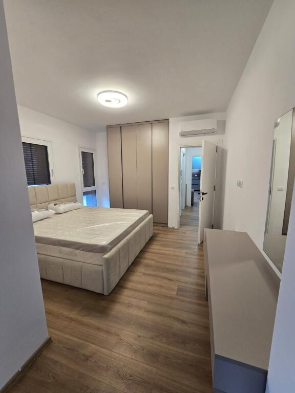 Apartament 1+1 me Qira  Post Parkimi – Pranë Shkollës së Kuqe