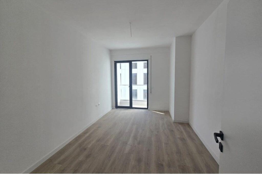 Shitet Apartament 1+1 në Porcelan