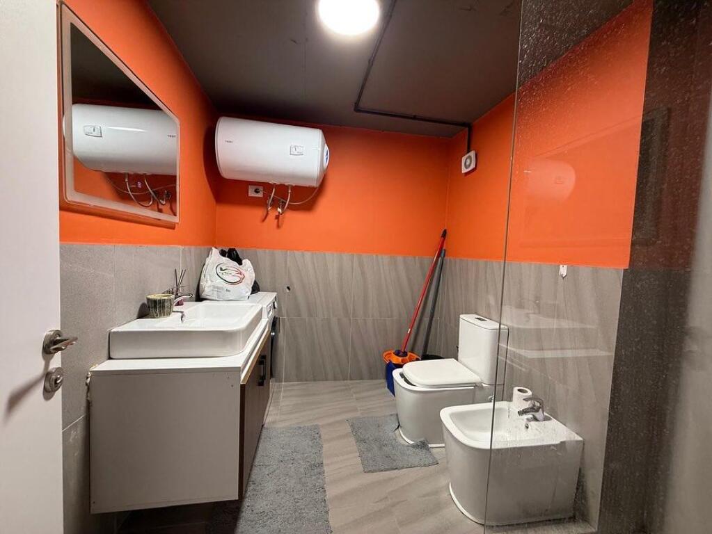 Perballe me Spitalin Amerikan 3,  Shesim apartament duplex