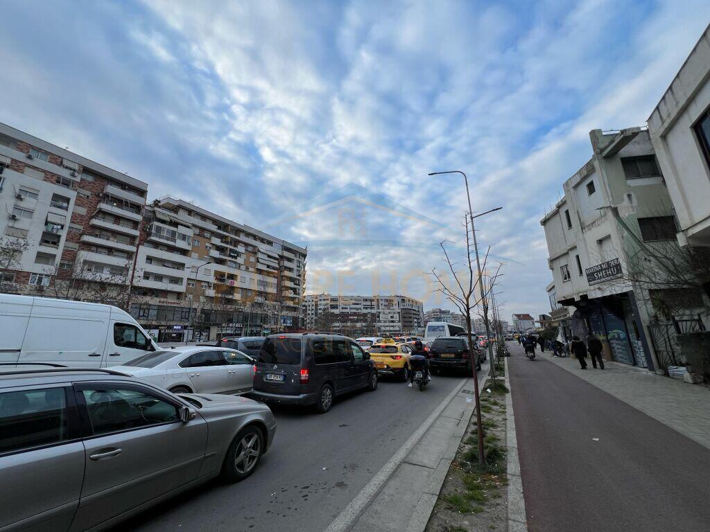 Qera, Ambient Biznesi, Unaza e Re. 200 €,UNA49533