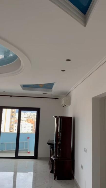 Jepet me qera apartament 2+1 te Rruga e Durresit