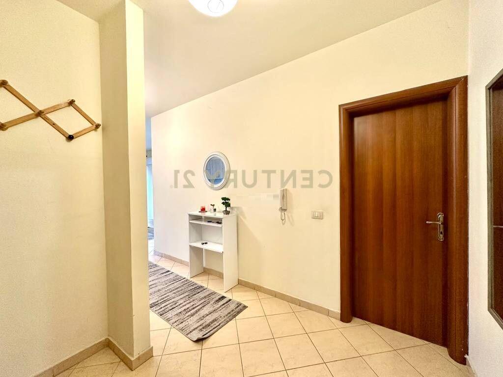 QIRA, APARTAMENT 2+1+2 ME POST PARKIMI