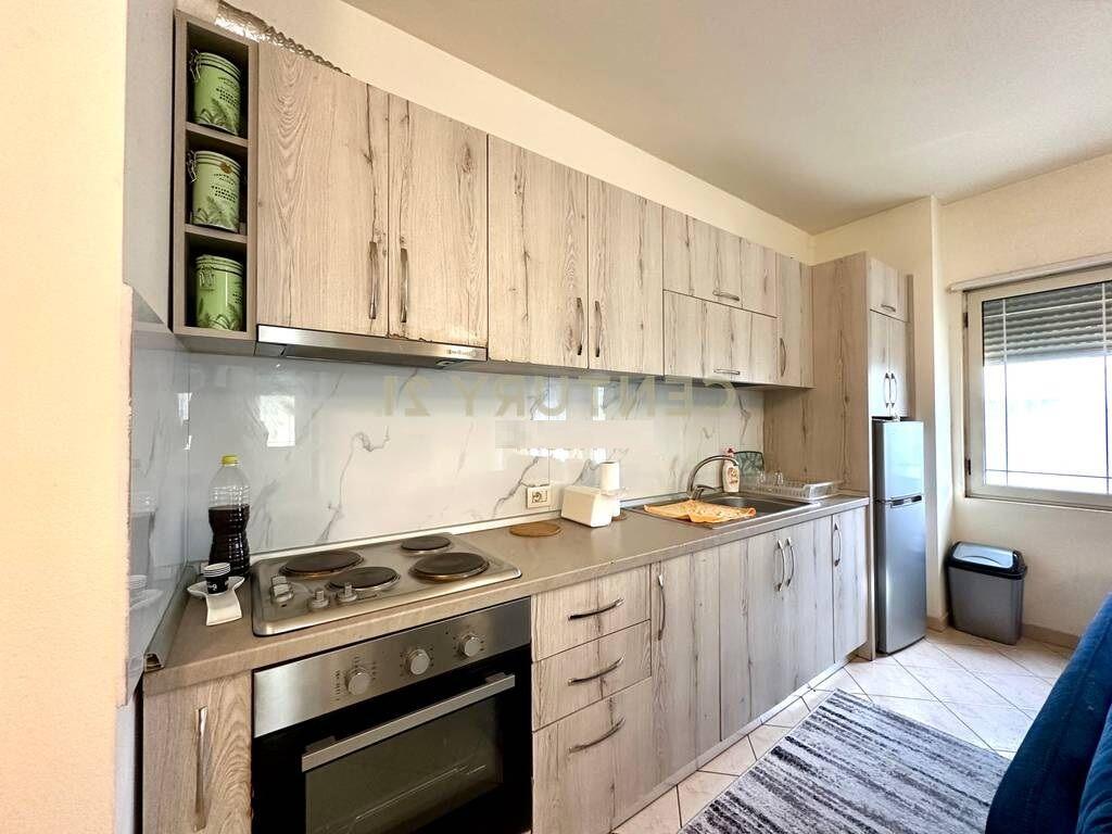 QIRA, APARTAMENT 2+1+2 ME POST PARKIMI