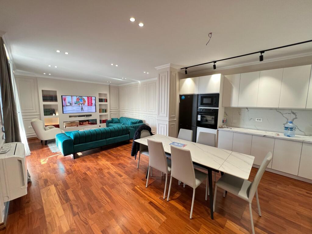 📣 QERA SUPER Apartament (Papafingo) 2+1+2Tualete , Sauna , Verande Dhe Parking 📍 Qender 🛣️ Rruga e "Kavajes"