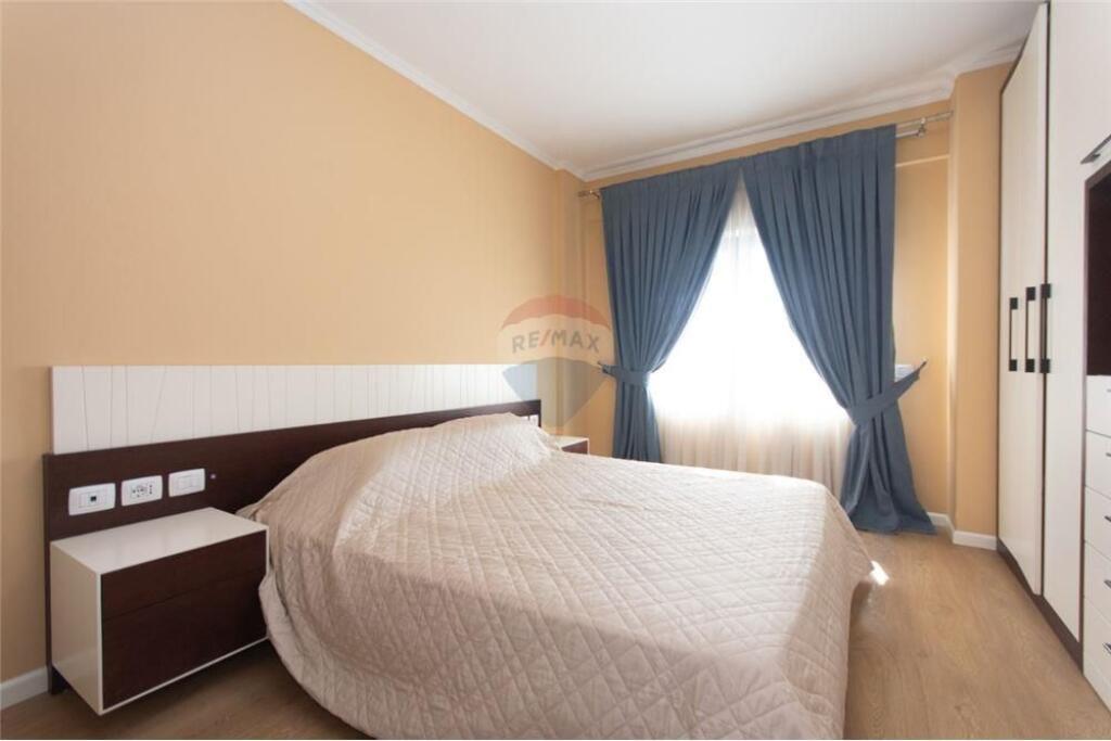 Apartament 3+1+2 me qira " Ring Center"