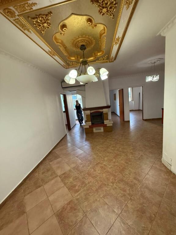 SHITET APARTAMENT 4+1+2 PRANE ISH EKSPOZITES