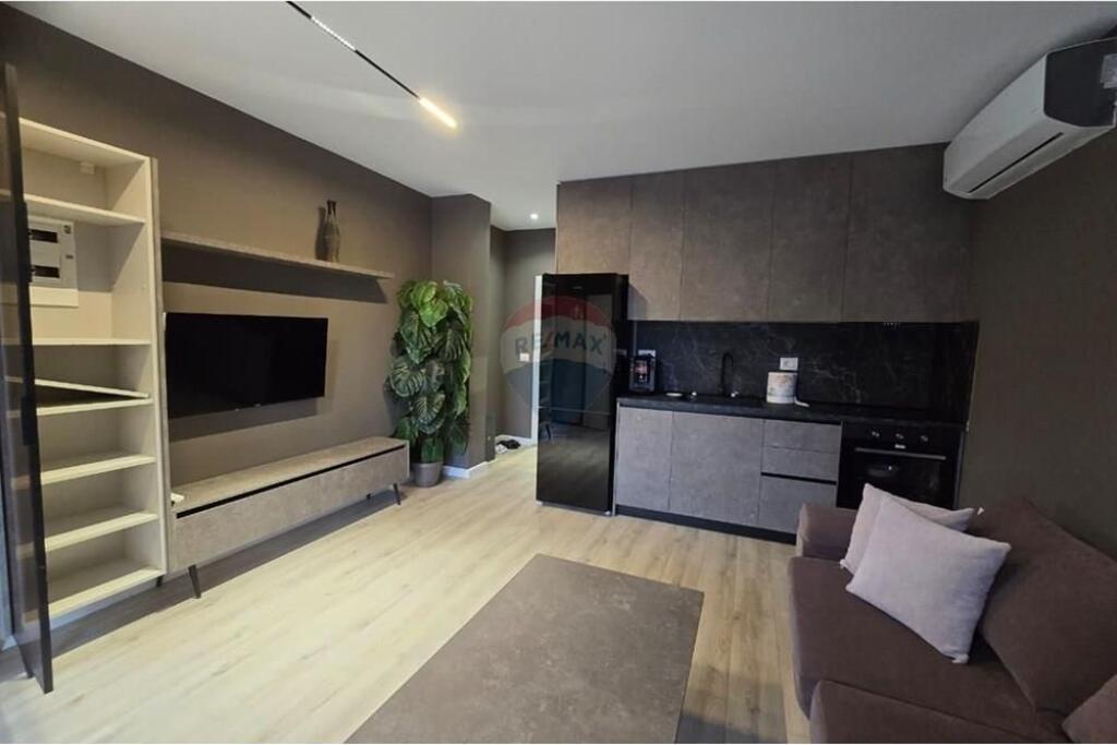 Jepet me qira godine banimi tek Rruga 5 Maji