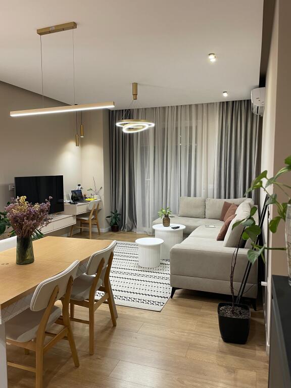 📌 JEPET ME QIRA APARTAMENT 1+1 + DEPO TEK GOLDEN PARK 3 📍 Përballë Spitalit Amerikan 3