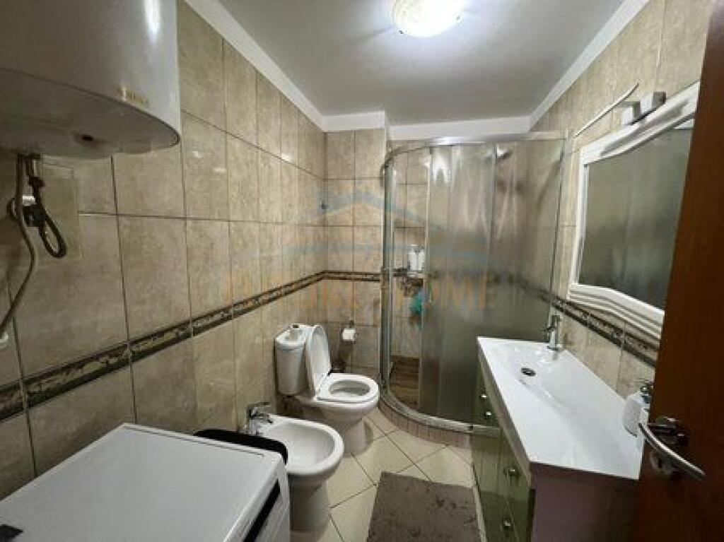 Shitet, Apartament 3+1+2, Ali Demi, Tiranë.