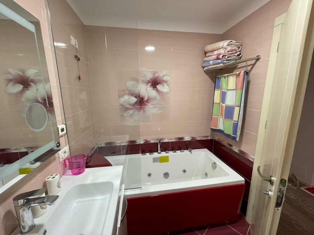 Penthouse in Vendita, Nel Complesso: “Ferrari”