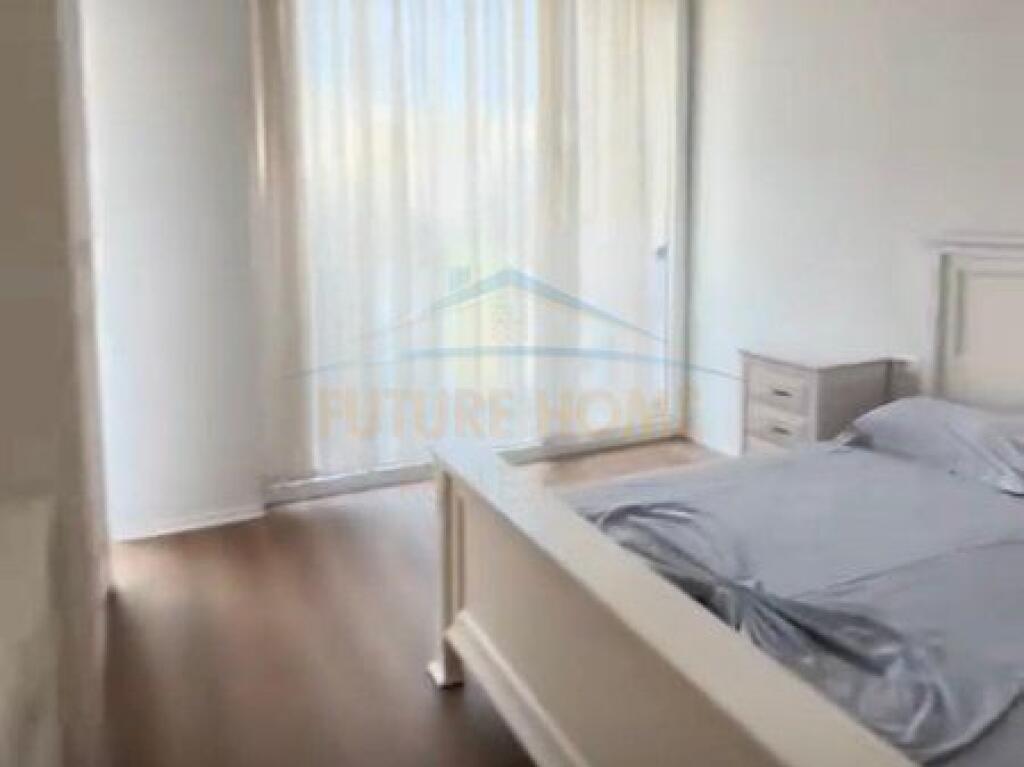 Shitet, Apartament 2+1+2, Rruga e Dibrës, Prane Gjimnazit Partizani,Tiranë
