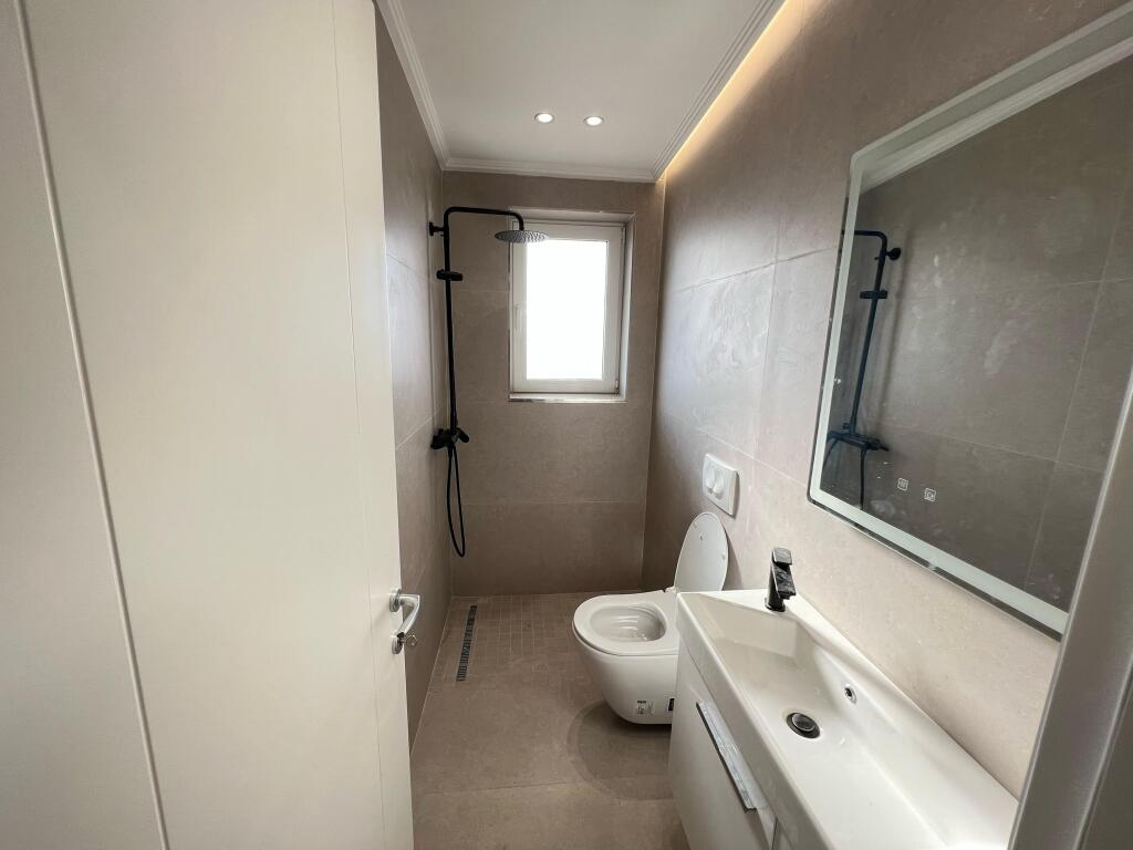 📣 QERA SUPER Apartament (Papafingo) 2+1+2Tualete , Sauna , Verande Dhe Parking 📍 Qender 🛣️ Rruga e "Kavajes"