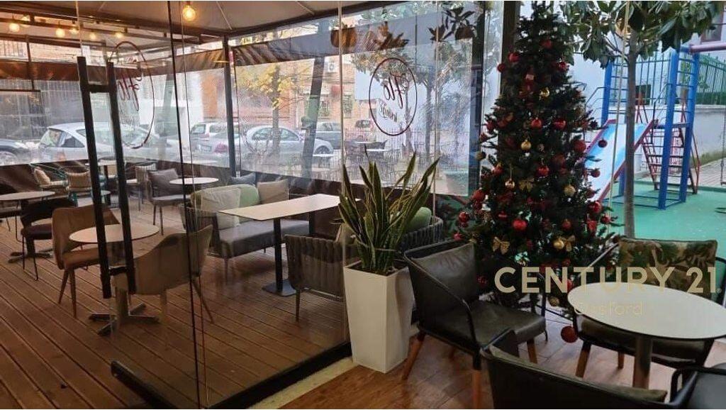 AFFITTIAMO AMBIENTE BAR-CAFFÈ A MYSLYM SHYRI!