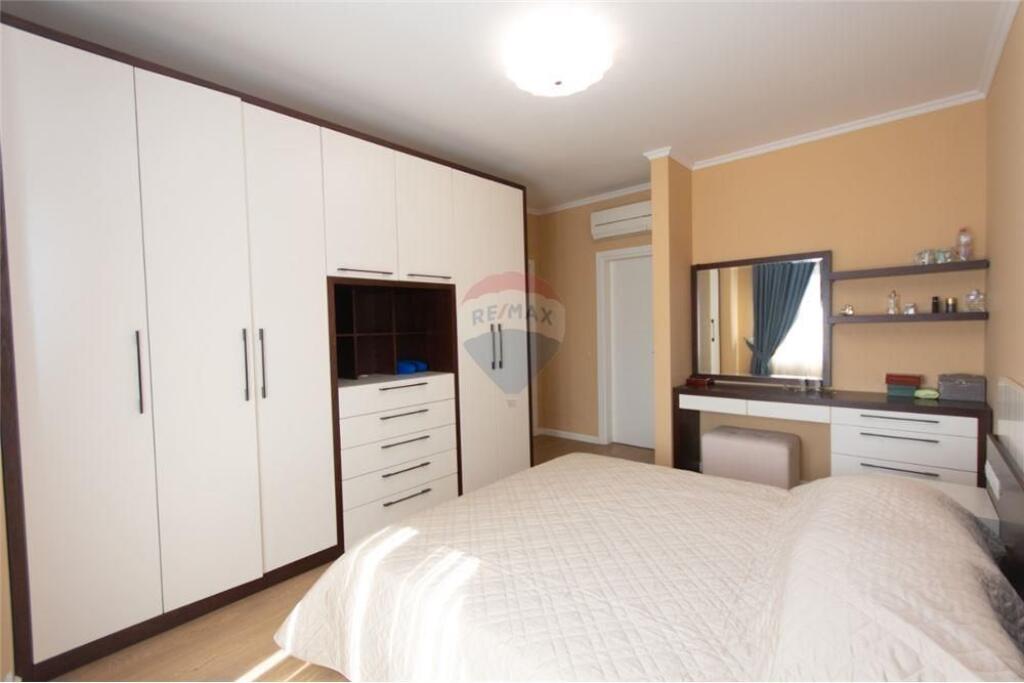 Apartament 3+1+2 me qira " Ring Center"