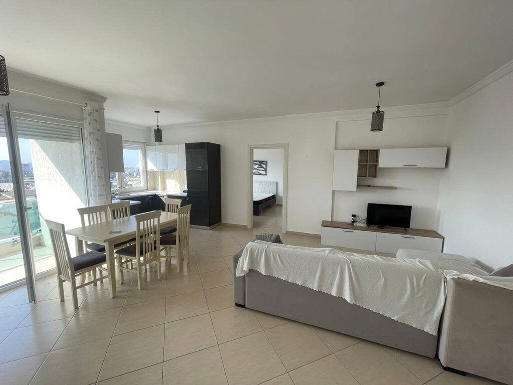 SHITET APARTAMENT 2+1 NE PLAZH DURRES PRANE HOTEL PALACE!