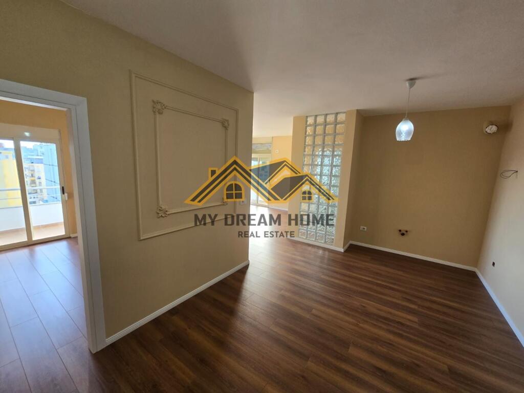 APARTAMENT 2+1 TE POLICIA NE DURRES, PER SHITJE !