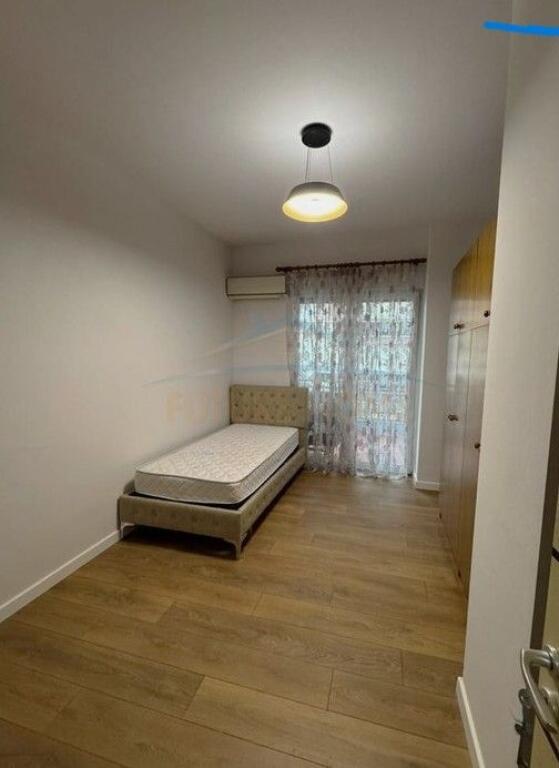 Shitet, Apartament 2+1+2 – Oxhaku, Tiranë