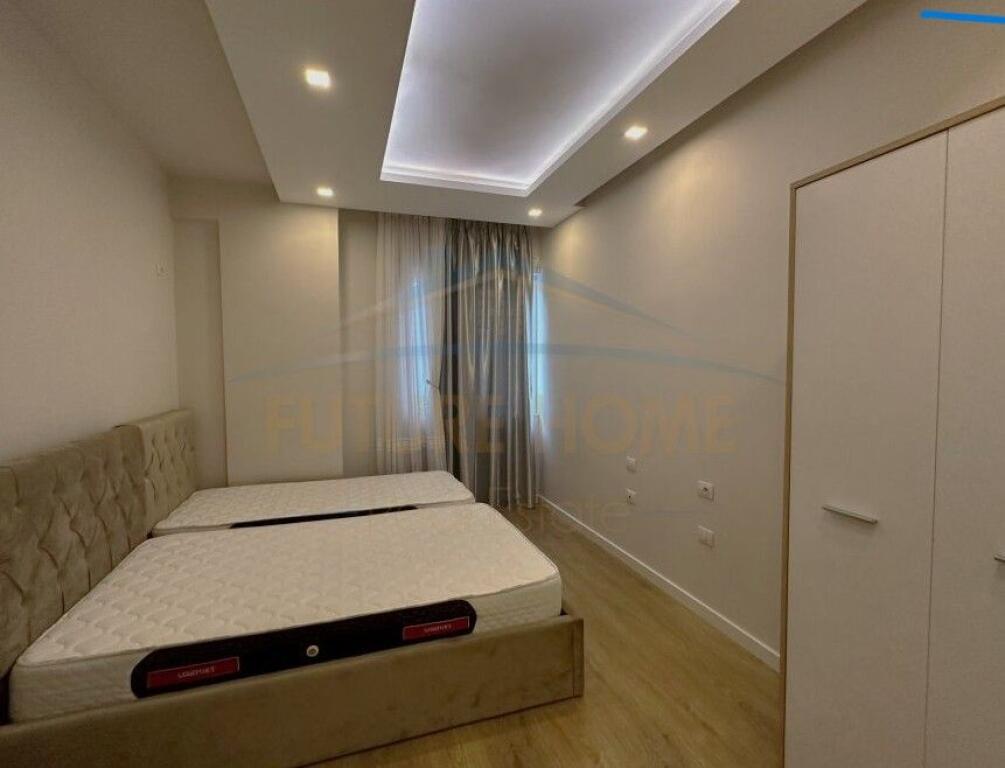 Shitet – Apartament 2+1+2, Kompleksi FZ, Liqeni i Thatë